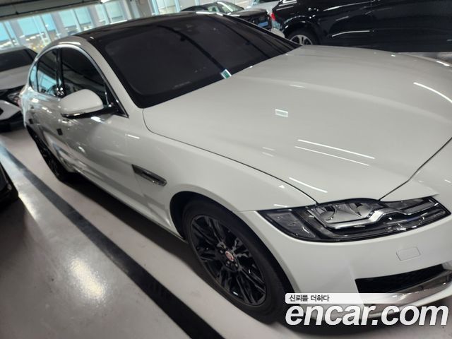 Jaguar XF 20d Portfolio — пробег 94 000 км — фото 3 из 5