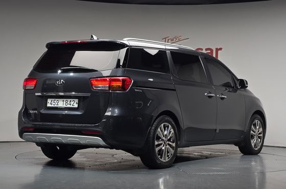 Kia Carnival 9-seater Prestige — пробег 75 331 км — фото 2 из 5
