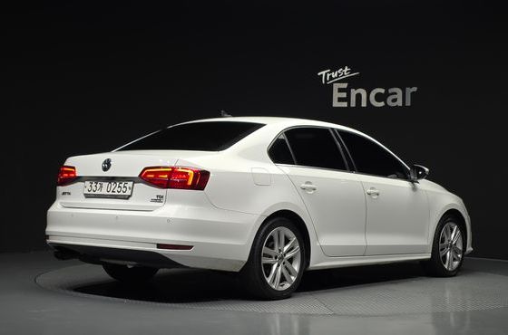 Volkswagen Jetta 2.0 TDI BlueMotion Premium 6th — пробег 210 087 км — фото 2 из 5