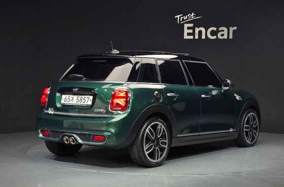 Mini Cooper 5Door Standard 3rd — пробег 82 426 км — фото 2 из 5