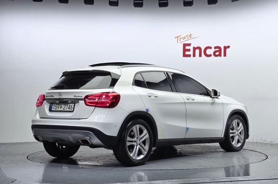 Mercedes-Benz GLA-Class GLA200 d 4MATIC — пробег 107 433 км — фото 2 из 5