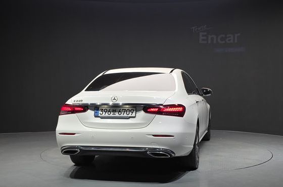 Mercedes-Benz E-Class E250 Avantgarde — пробег 55 345 км — фото 4 из 5