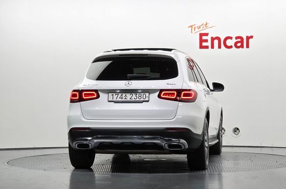 Mercedes-Benz GLC-Class GLC300 4MATIC — пробег 74 535 км — фото 4 из 5