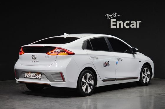 Hyundai Ioniq Q — пробег 125 082 км — фото 2 из 5
