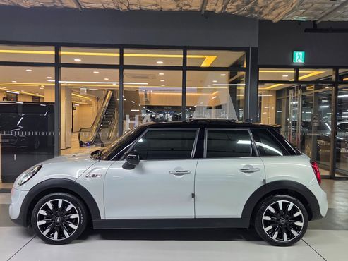 Mini Cooper 5Door HIGH 3rd — пробег 55 000 км — фото 3 из 5