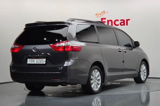 Toyota Sienna 3.5 AWD — пробег 96 317 км — фото 2 из 5