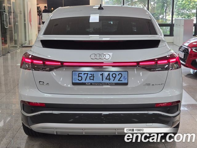 Audi Q4 e-tron 45 Premium Sportback — пробег 2 514 км — фото 4 из 5