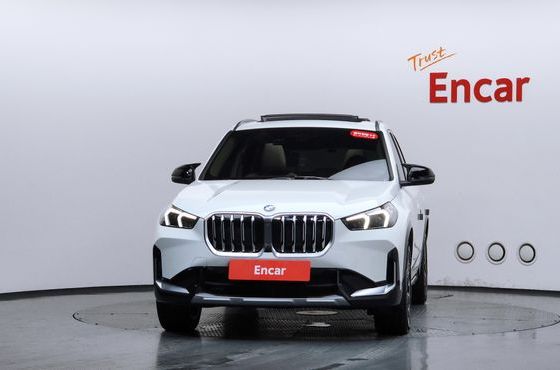 BMW X1 xDrive 20i xLine — пробег 25 858 км — фото 3 из 5