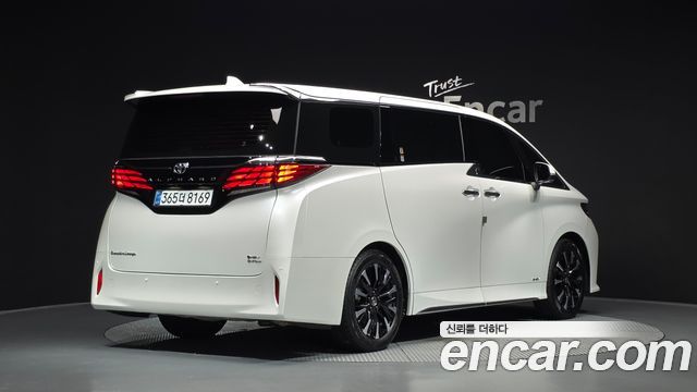 Toyota Alphard 2.5 HEV Executive AWD — пробег 7 919 км — фото 2 из 5