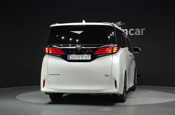 Toyota Alphard 2.5 HEV Executive AWD — пробег 7 919 км — фото 4 из 5