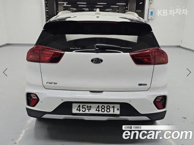 Kia Niro 1.6 HEV Noblesse Special — пробег 239 994 км — фото 4 из 5