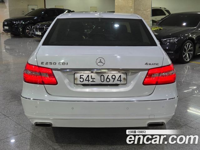 Mercedes-Benz E-Class E250 CDI 4MATIC — пробег 121 404 км — фото 4 из 5