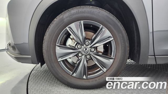 Lexus UX 2.0 2WD — пробег 5 744 км — фото 5 из 5
