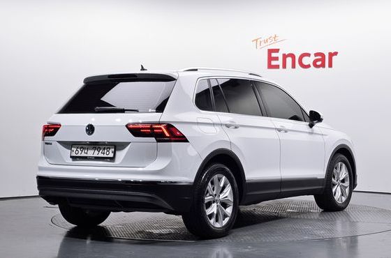 Volkswagen Tiguan 2.0 TDI Premium — пробег 115 829 км — фото 2 из 5