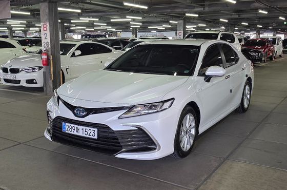Toyota Camry 2.5 LE Hybrid — пробег 36 600 км — фото 1 из 5