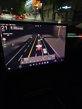 Tesla Model Y Standard Range RWD — пробег 83 500 км — фото 2 из 5
