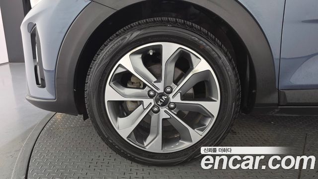 Kia Stonic из Кореи Encar