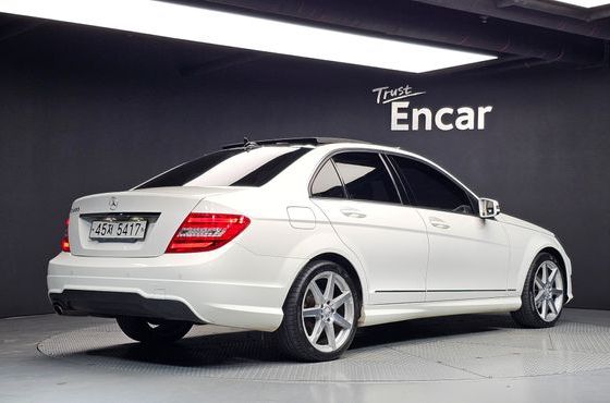 Mercedes-Benz C-Class C200 CGI Avantgarde Style Package — пробег 108 421 км — фото 2 из 5