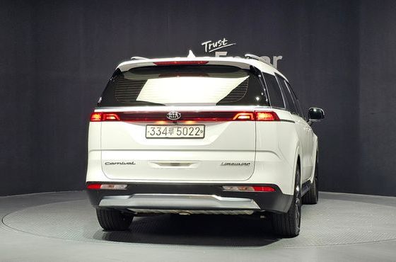 Kia Carnival Diesel 7-Seater Signature — пробег 29 243 км — фото 4 из 5