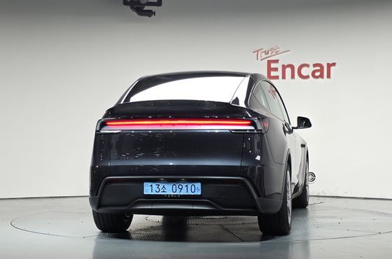 Tesla Model Y L Long Range AWD — пробег 9 км — фото 4 из 5