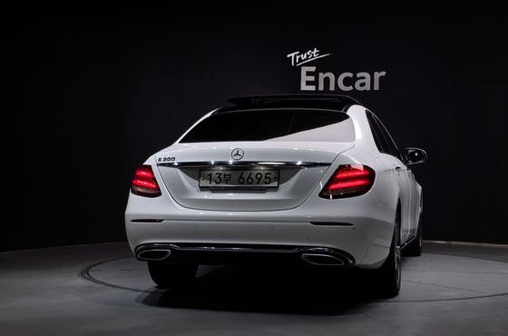 Mercedes-Benz E-Class E300 Avantgarde — пробег 82 216 км — фото 4 из 5