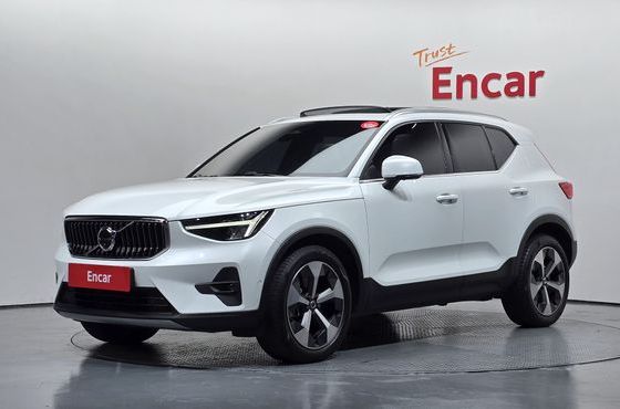 Volvo XC40 B4 Ultimate Bright — пробег 25 575 км — фото 1 из 5