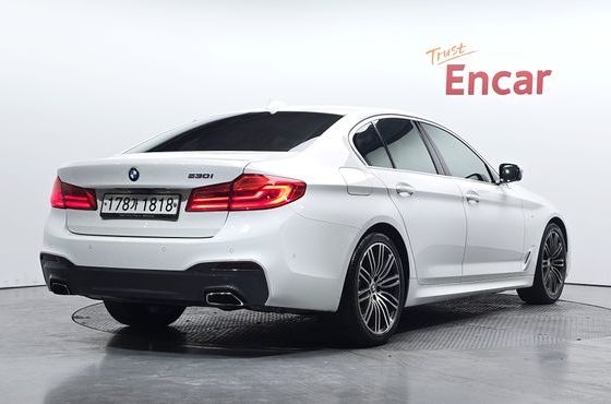 BMW 5-Series 530i M Sport Package Plus — пробег 63 802 км — фото 2 из 5