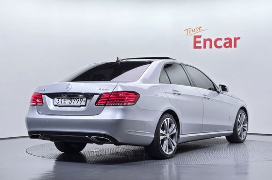 Mercedes-Benz E-Class E300 4MATIC Avantgarde — пробег 74 744 км — фото 2 из 5