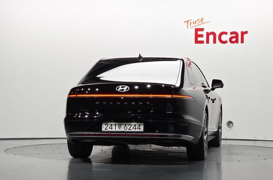 Hyundai Grandeur Premium — пробег 20 931 км — фото 4 из 5