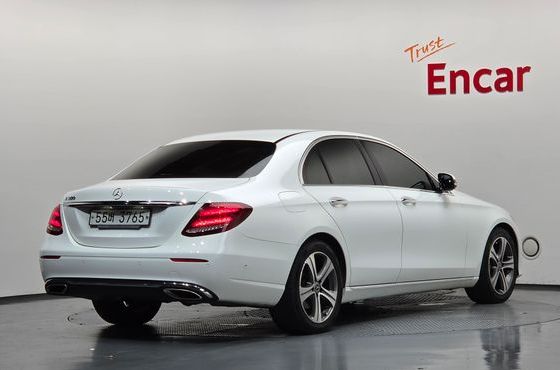 Mercedes-Benz E-Class E300 Avantgarde — пробег 76 951 км — фото 2 из 5
