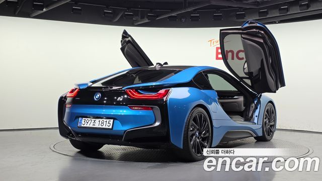 BMW i8 Coupe — пробег 75 867 км — фото 2 из 5