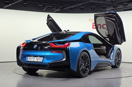 BMW i8 Coupe — пробег 75 867 км — фото 2 из 5
