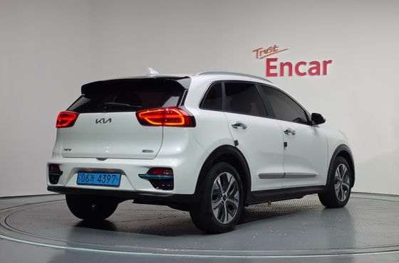 Kia Niro Prestige — пробег 100 149 км — фото 2 из 5