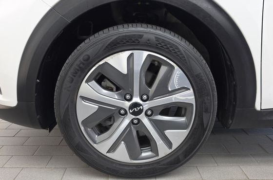 Kia Niro Prestige — пробег 100 149 км — фото 5 из 5