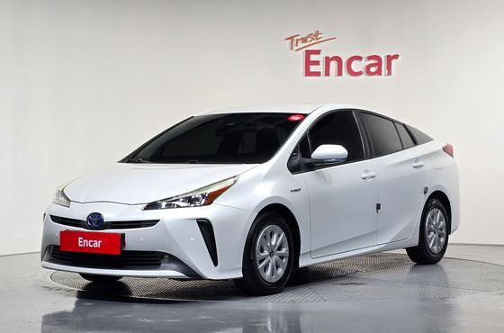 Toyota Prius 1.8 — пробег 65 918 км — фото 1 из 5