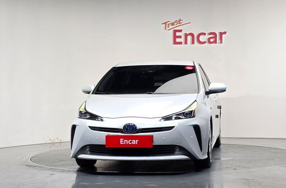 Toyota Prius 1.8 — пробег 65 918 км — фото 3 из 5
