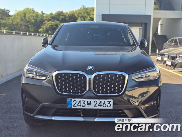 BMW X4 xDrive20i xLine — пробег 4 183 км — фото 3 из 5