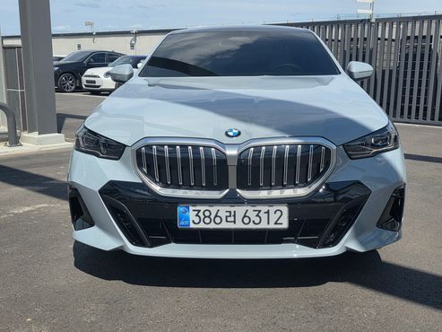 BMW 5-Series 520i M Sport — пробег 4 371 км — фото 3 из 5