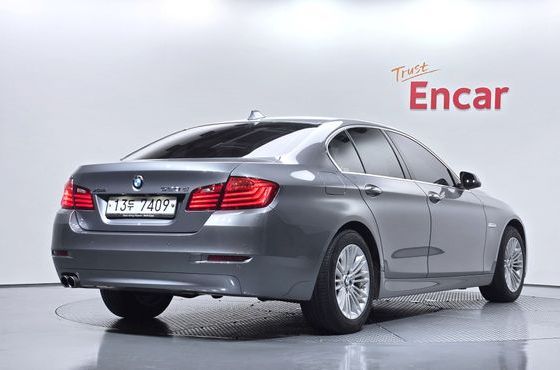 BMW 5-Series 520d xDrive — пробег 82 682 км — фото 2 из 5