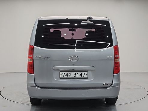 Hyundai Starex 12-Seater Wagon CVX Deluxe — пробег 129 789 км — фото 3 из 5