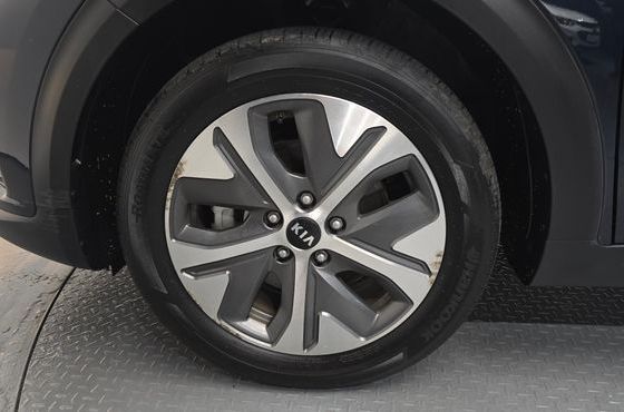 Kia Niro Prestige — пробег 49 556 км — фото 5 из 5
