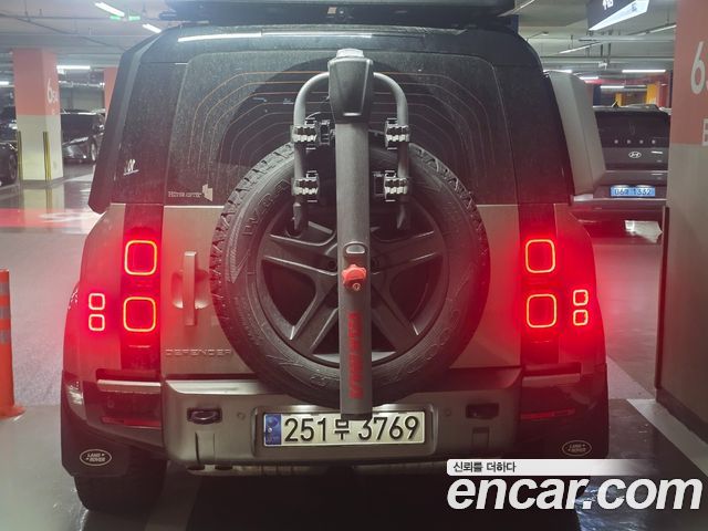 Land Rover Defender 110 D250 X-Dynamic SE — пробег 23 000 км — фото 4 из 5
