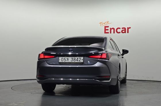 Lexus ES Supreme — пробег 202 228 км — фото 4 из 5