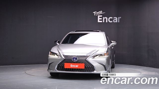 Lexus ES Executive — пробег 61 276 км — фото 3 из 5