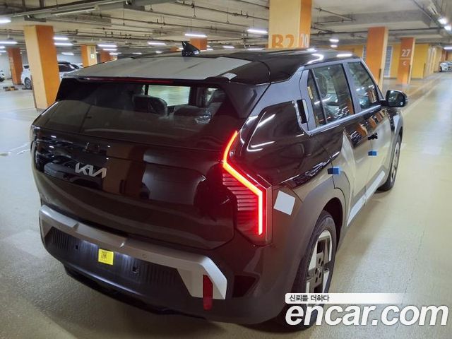 Kia EV3 Long Range 2WD AIr — пробег 18 км — фото 2 из 5