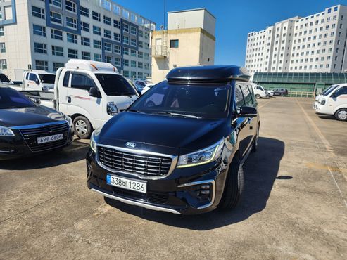 Kia Carnival 9-Seater Hi-Limousine Noblesse Special — пробег 261 456 км — фото 2 из 5