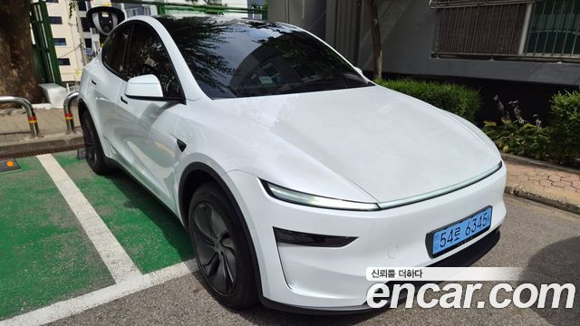 Tesla Model Y Premium RWD — пробег 720 км — фото 2 из 5