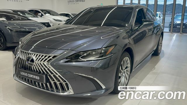 Lexus ES Executive — пробег 13 299 км — фото 1 из 5