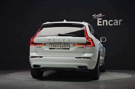 Volvo XC60 D5 Inscription — пробег 73 471 км — фото 4 из 5
