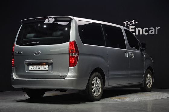 Hyundai Starex 12-Seater LPi Wagon CVX Luxury — пробег 178 001 км — фото 2 из 5